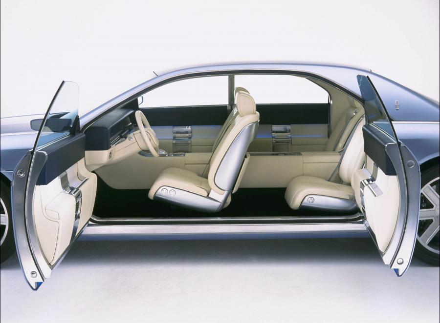  Lincoln Continental Concept 2002 года  (фото 3 из 36)